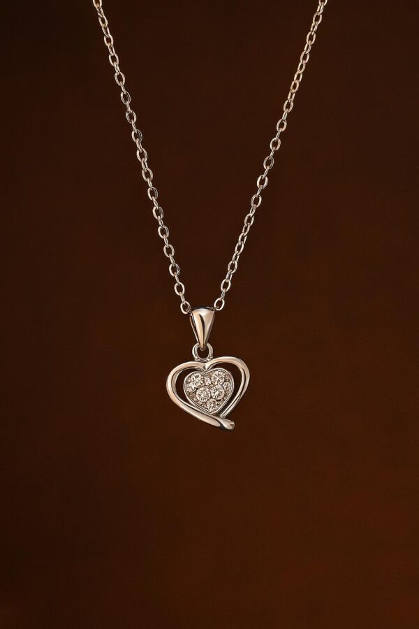 Elegant Heart-Shaped Diamond Pendant Necklace