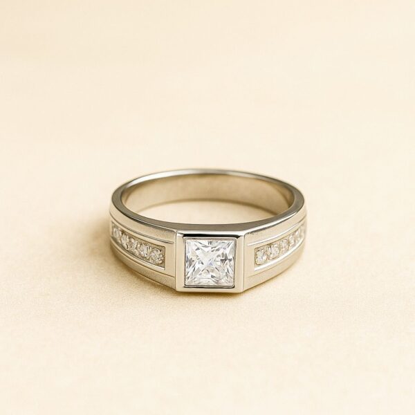 Men’s Square-Cut Solitaire Ring in 925 Silver